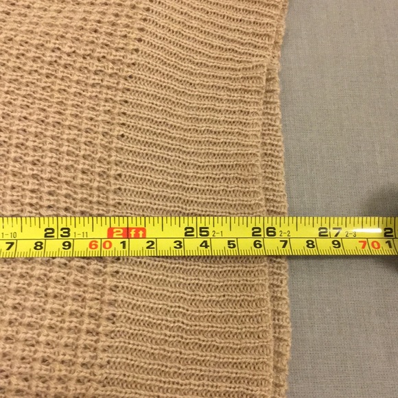 🛑LAST ONE -PRICE FIRM🛑 Lace Back Sweater oatmeal - Picture 8 of 8